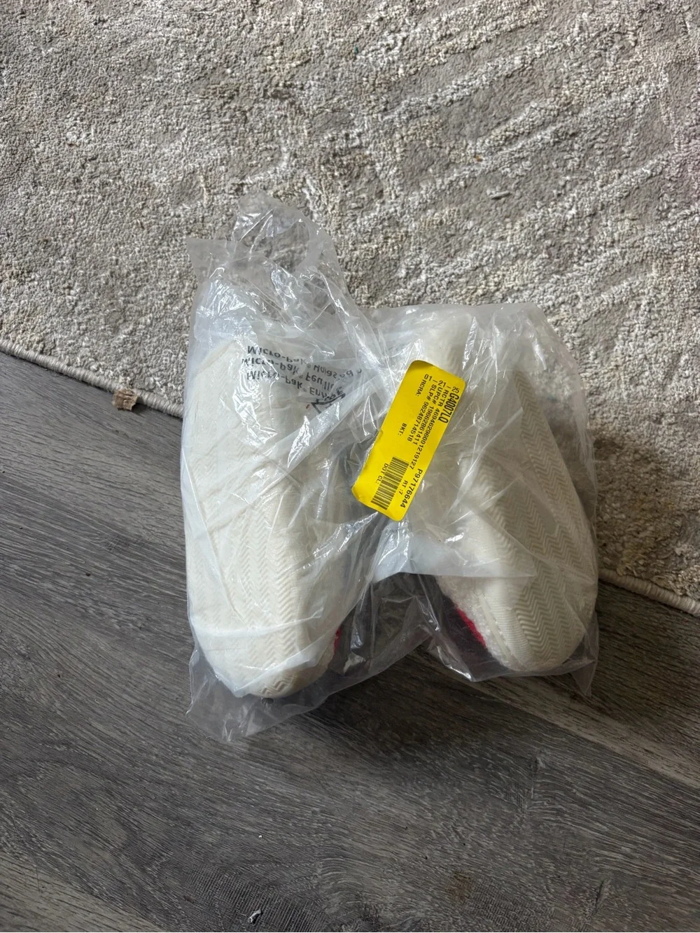 Cream Cherry Wool/Shearling slippers for toddlers. Size 11.